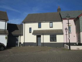 4 bedroom Terraced t...